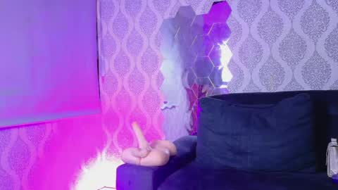 NaniKimandPetter online show from April 25, 2026, 2:14 pm