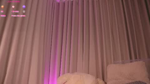 Snapshot of therealpeach_ chatting on June 25, 2026, 6:18 am online show from June 25, 2026, 6:18 am