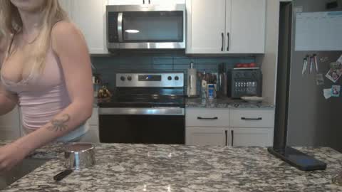 therosiecheeks online show from April 22, 2026, 5:47 pm