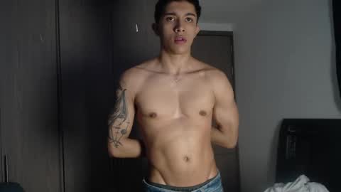 thesaint_xxx online show from October 18, 2025, 3:09 am