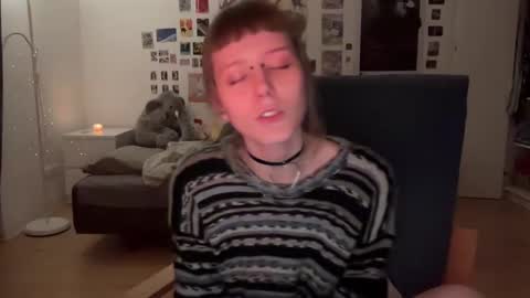 LISA                                            online show from December 28, 2024, 9:40 pm