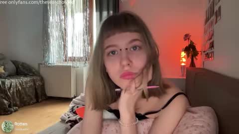 LISA                                            online show from November 7, 2025, 8:25 am