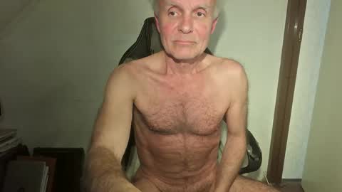 NudeDJ online show from April 19, 2026, 12:59 pm