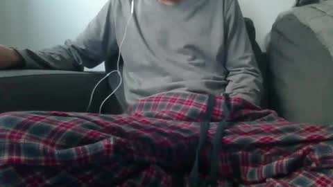 Scarf guy online show from April 1, 2026, 5:54 pm