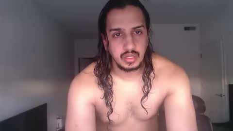 Snapshot of theworldisavampire09 chatting on April 25, 2026, 12:02 am Vampiro online show from April 25, 2026, 12:02 am