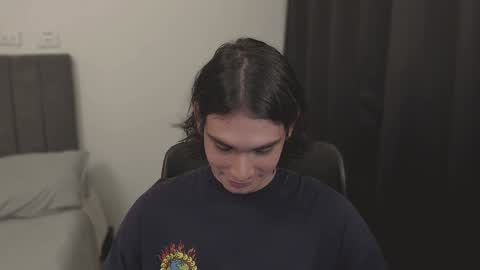 thiaan__ online show from December 4, 2024, 2:42 am