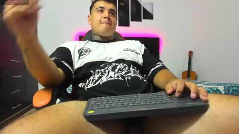 Snapshot of thiago_cp01 chatting on June 12, 2026, 2:21 am Thiago online show from June 12, 2026, 2:21 am