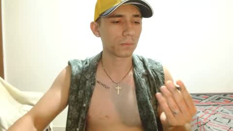 thiago_deseo69 online show from April 18, 2026, 1:20 am