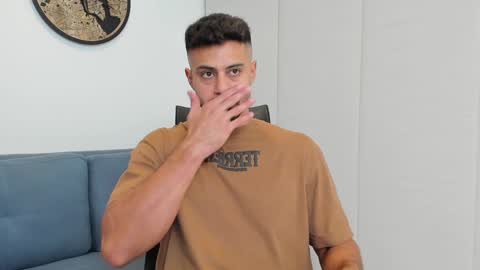 thiago_driussi online show from December 31, 2024, 11:39 pm