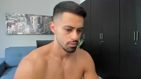 thiago_driussi online show from October 17, 2025, 12:19 pm