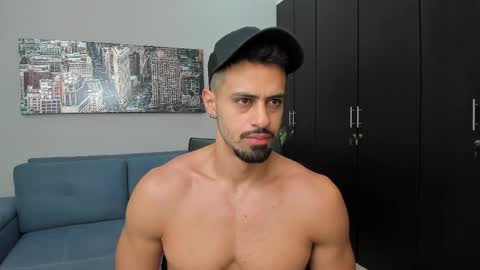 thiago_driussi online show from November 2, 2025, 7:44 am