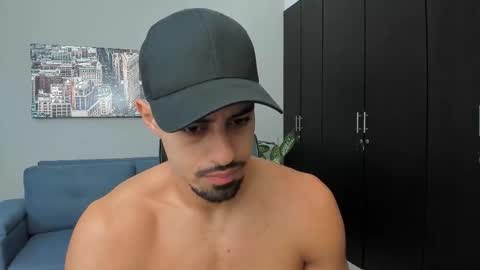 thiago_driussi online show from November 5, 2025, 11:21 am