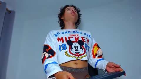 Snapshot of thiago_fosterr1 chatting on January 6, 2025, 10:05 pm Thiago online show from January 6, 2025, 10:05 pm