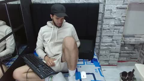 thiago_hairy online show from November 4, 2025, 2:32 am
