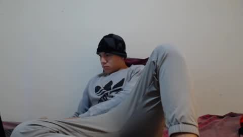 Thiago independent model online show from December 17, 2024, 9:50 am