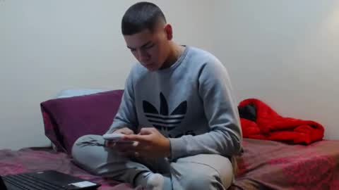 Thiago independent model online show from December 17, 2024, 12:54 pm