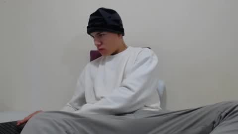 Thiago independent model online show from January 8, 2025, 8:06 am