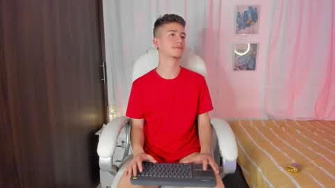 Snapshot of thiago_james69 chatting on September 20, 2025, 3:40 am Manuel online show from September 20, 2025, 3:40 am