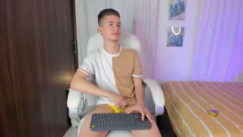 Snapshot of thiago_james69 chatting on September 21, 2025, 12:45 am Manuel online show from September 21, 2025, 12:45 am