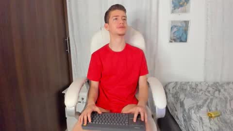 Snapshot of thiago_james69 chatting on October 7, 2025, 5:26 am Manuel online show from October 7, 2025, 5:26 am