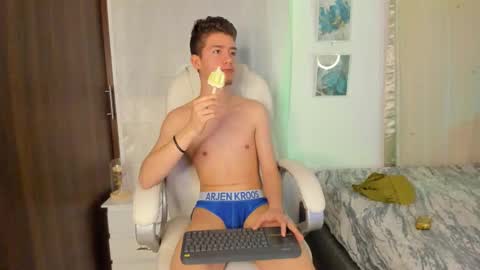 Snapshot of thiago_james69 chatting on October 10, 2025, 3:38 am Manuel online show from October 10, 2025, 3:38 am