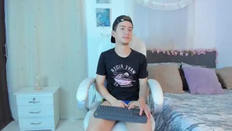 Snapshot of thiago_james69 chatting on November 28, 2025, 2:36 am Manuel online show from November 28, 2025, 2:36 am