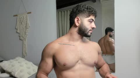Snapshot of thiago_moretti chatting on April 24, 2026, 3:47 pm THIAGO online show from April 24, 2026, 3:47 pm