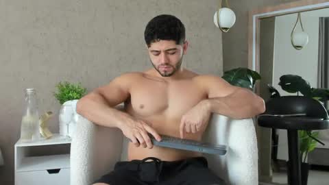 Snapshot of thiago_moretti chatting on May 21, 2026, 5:31 pm THIAGO online show from May 21, 2026, 5:31 pm
