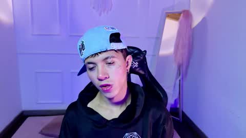 Snapshot of thiago_n_sam chatting on October 19, 2025, 10:54 pm thiago_n_sam online show from October 19, 2025, 10:54 pm