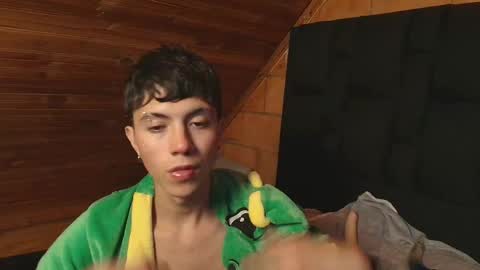 Snapshot of thiago_n_sam chatting on October 21, 2025, 7:20 am thiago_n_sam online show from October 21, 2025, 7:20 am