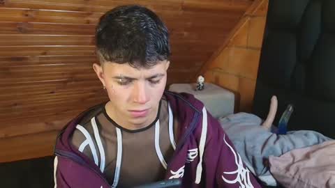 Snapshot of thiago_n_sam chatting on October 27, 2025, 8:24 pm thiago_n_sam online show from October 27, 2025, 8:24 pm