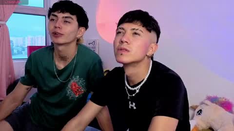 Snapshot of thiago_n_sam chatting on April 4, 2026, 9:01 pm thiago_n_sam online show from April 4, 2026, 9:01 pm