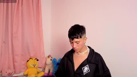 Snapshot of thiago_n_sam chatting on April 8, 2026, 6:13 am thiago_n_sam online show from April 8, 2026, 6:13 am