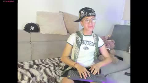 thiago_n_sam online show from July 4, 2026, 6:30 am