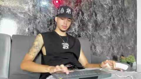 Snapshot of thiago_preston chatting on July 19, 2026, 7:39 pm Thiago online show from July 19, 2026, 7:39 pm