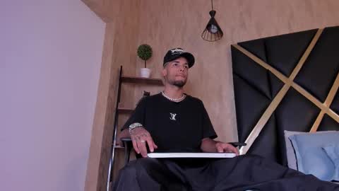 ThiagoFerreti online show from September 12, 2025, 3:17 am