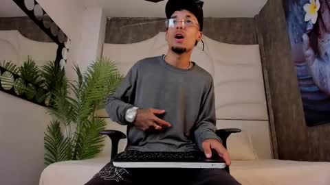 ThiagoFerreti online show from October 13, 2025, 3:17 am