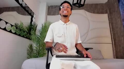 ThiagoFerreti online show from October 17, 2025, 3:31 am