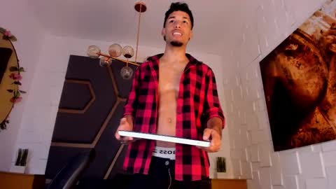 ThiagoFerreti online show from November 21, 2025, 9:13 pm