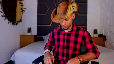 ThiagoFerreti online show from November 26, 2025, 7:48 pm