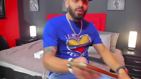 Thia Gomez online show from March 10, 2025, 12:37 pm