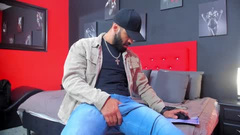 Thia Gomez online show from September 10, 2025, 12:27 pm