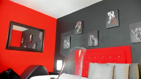 Thia Gomez online show from September 12, 2025, 12:16 pm