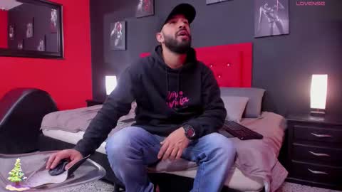 Thia Gomez online show from December 4, 2025, 12:36 pm