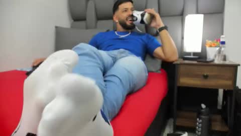 Thia Gomez online show from March 12, 2026, 7:31 pm