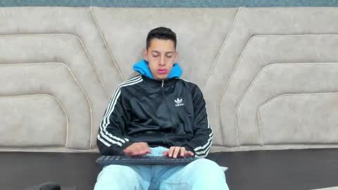 Thiago   online show from December 24, 2024, 12:11 pm