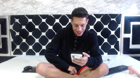 Snapshot of thiagos19 chatting on April 24, 2026, 1:30 am Thiago online show from April 24, 2026, 1:30 am
