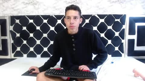 Snapshot of thiagos19 chatting on May 28, 2026, 2:09 am Thiago online show from May 28, 2026, 2:09 am