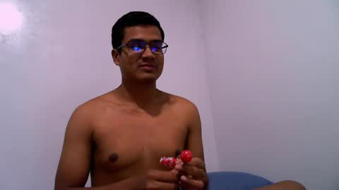 thiagovega_ online show from April 20, 2026, 3:31 am