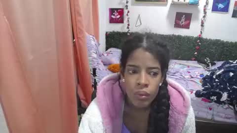 Snapshot of thiana_horny chatting on June 9, 2026, 1:01 pm thiana_horny online show from June 9, 2026, 1:01 pm